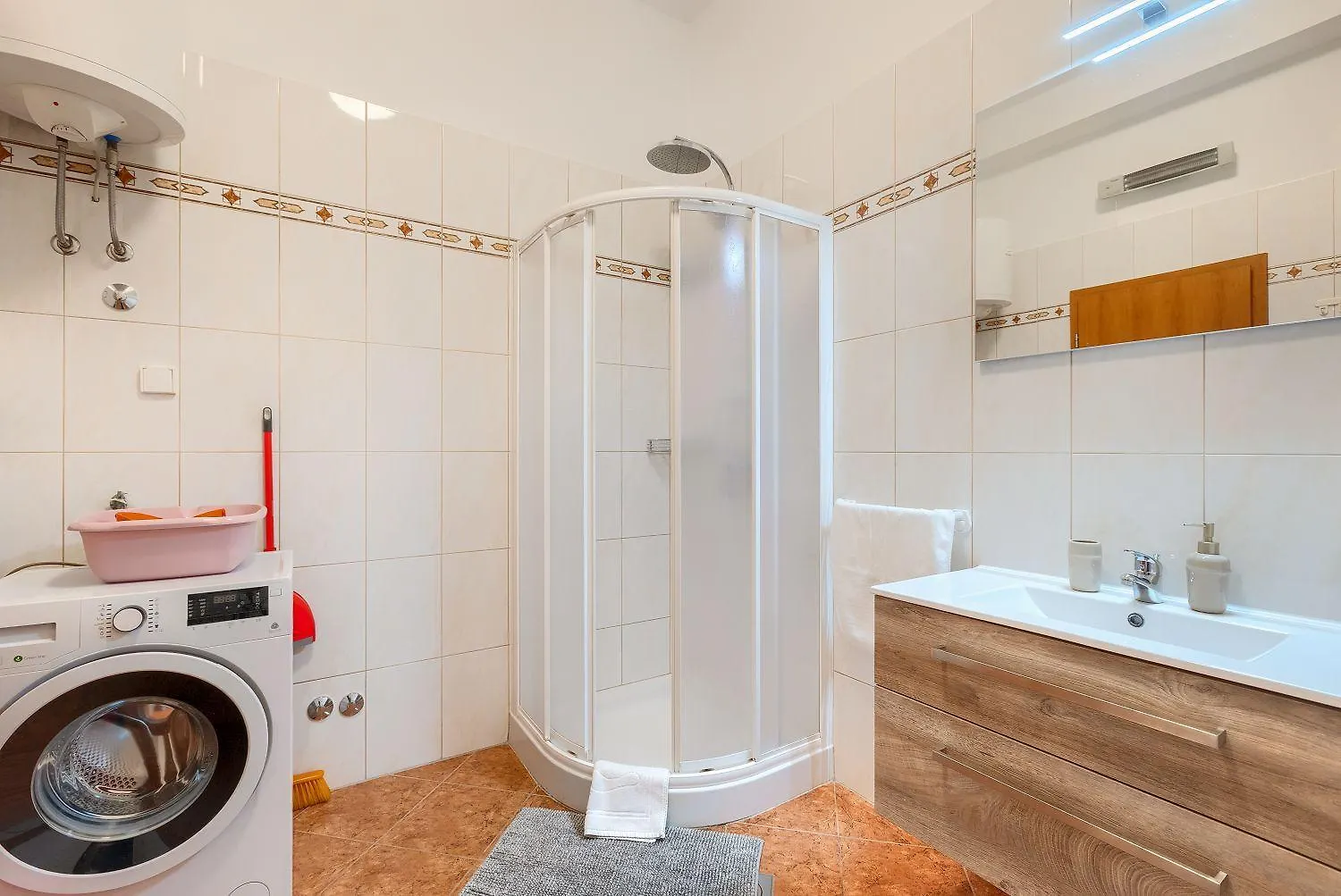 Charmantes Apartment Mit Babybett, Privatem Balkon, Grill, Wifi Vodnjan