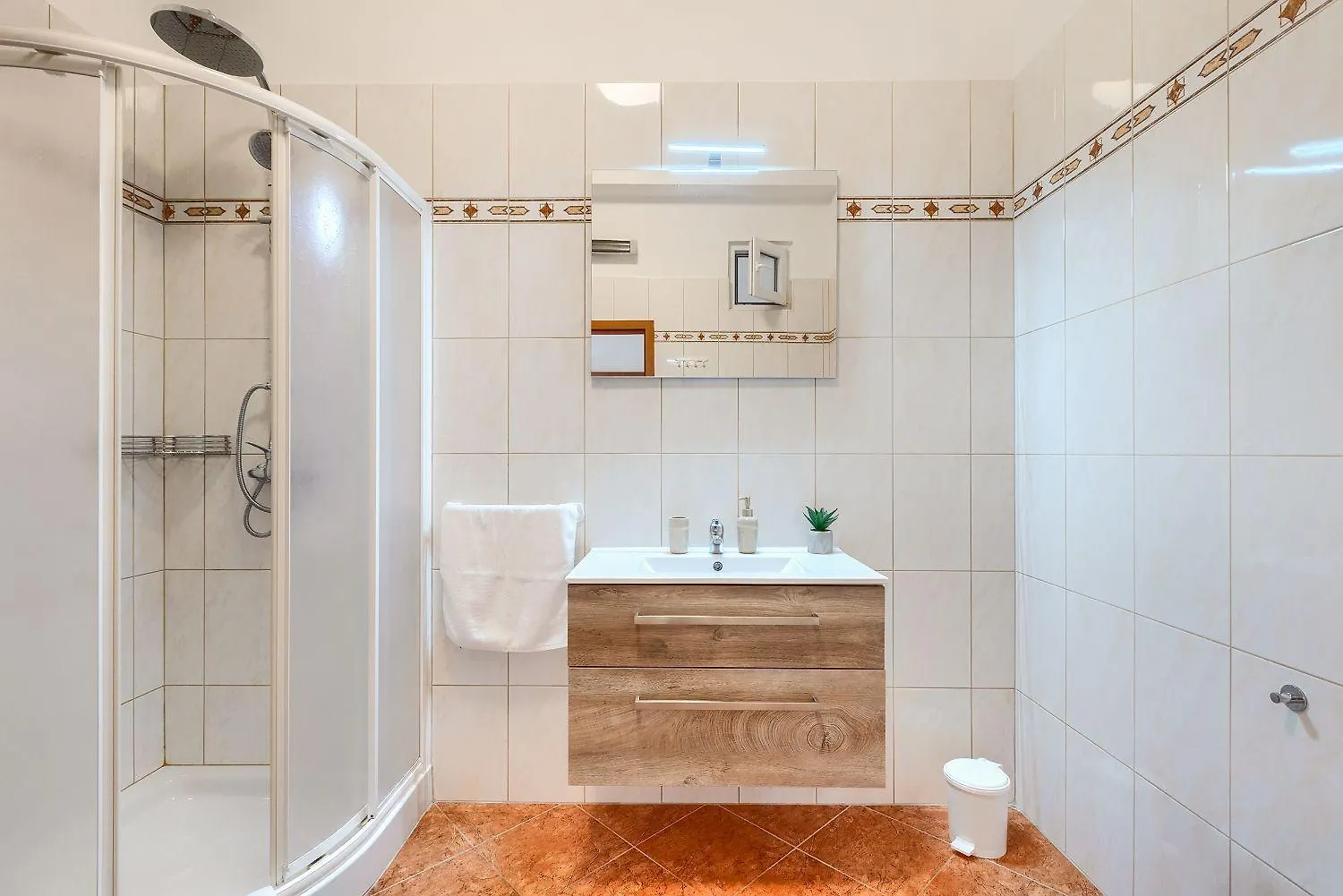 Charmantes Apartment Mit Babybett, Privatem Balkon, Grill, Wifi Vodnjan 0*,